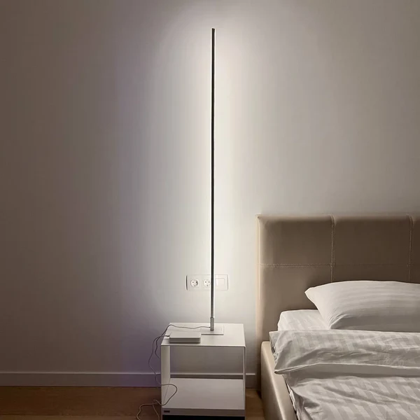 INTELLECT LED Rod è una lampada compatta e moderna